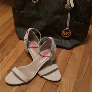 Betsey Johnson Nyla Sandsls